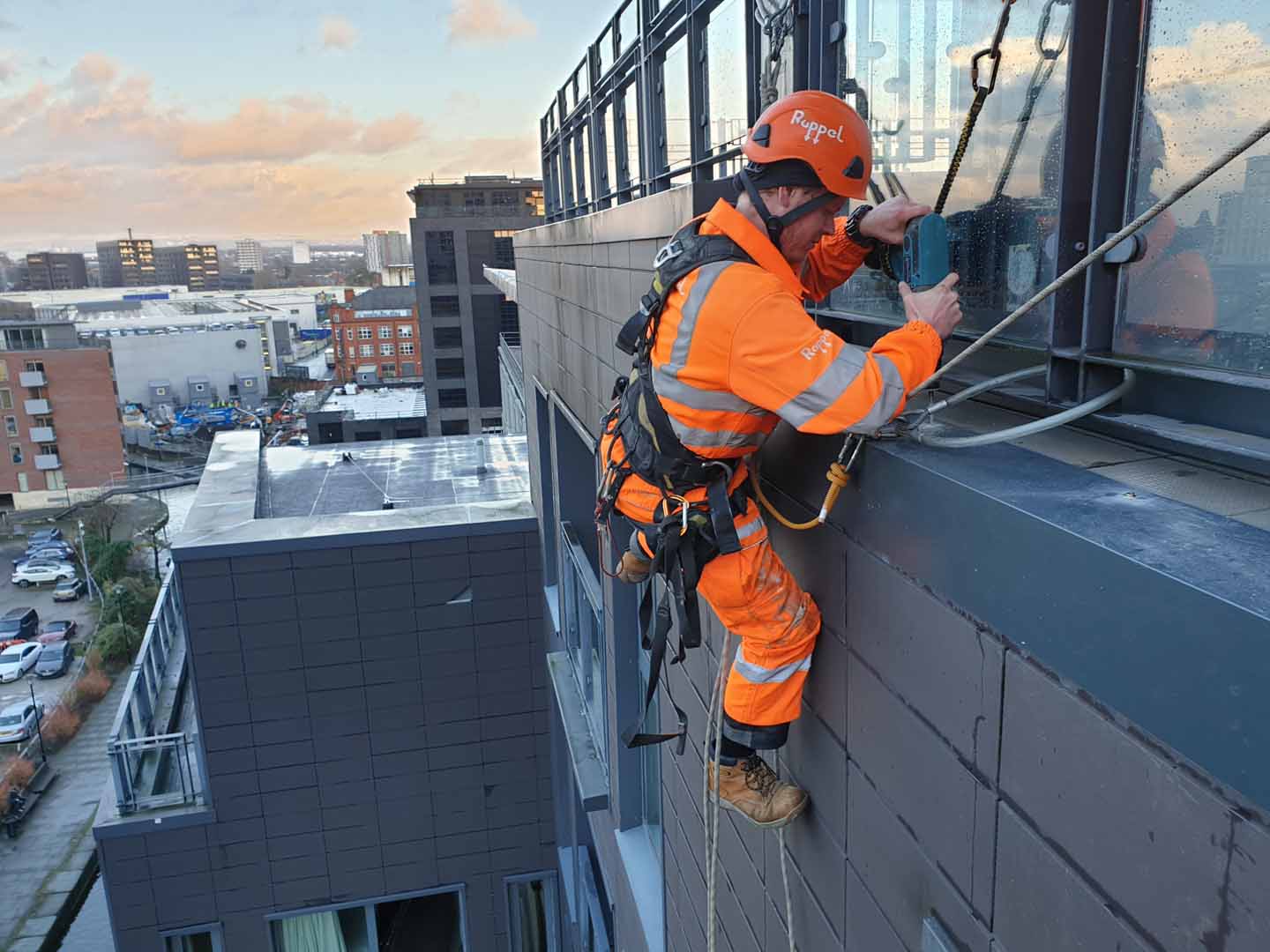 Cladding Flashing Installation - Manchester - Rappel