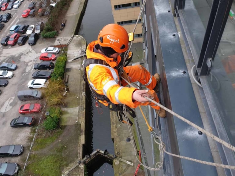 Cladding Flashing Installation - Manchester - Rappel